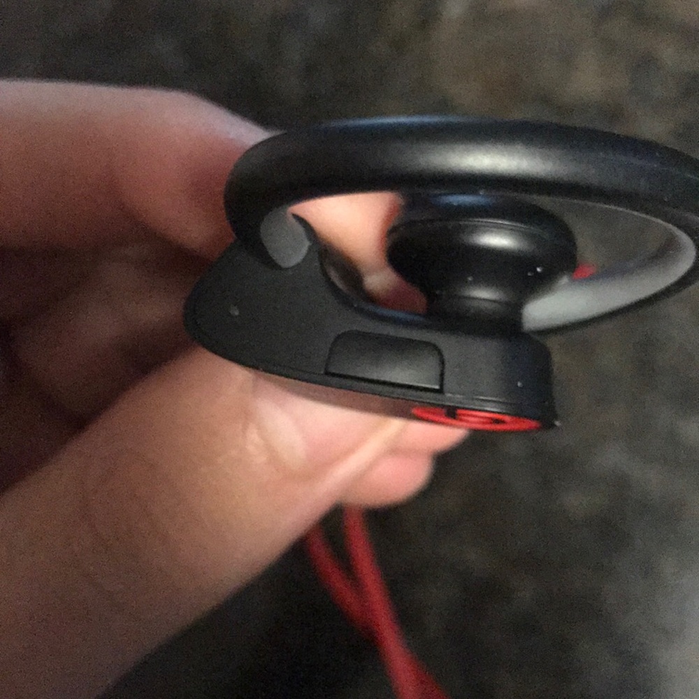 Powerbeats Wireless - Picture 2 of 4